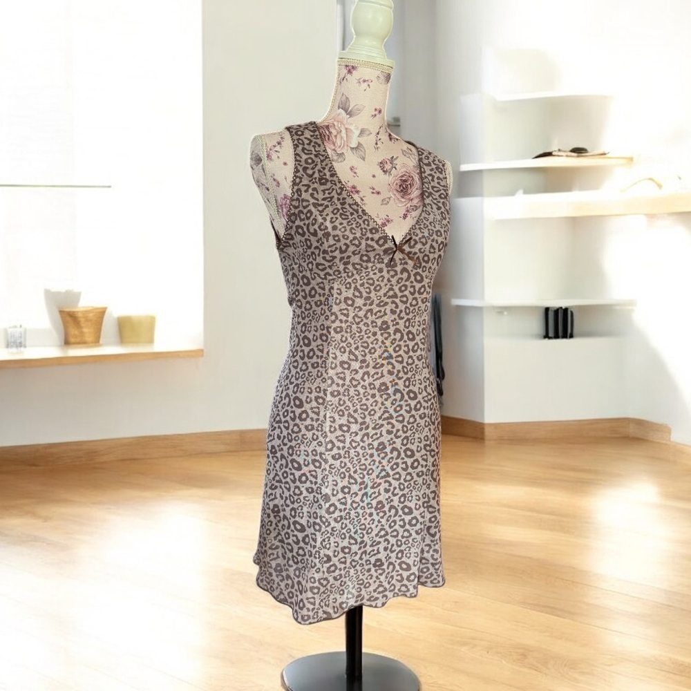 Hudson Gray Leopard Mesh V-Neck Bodycon Mini Dress - Picture 6 of 6